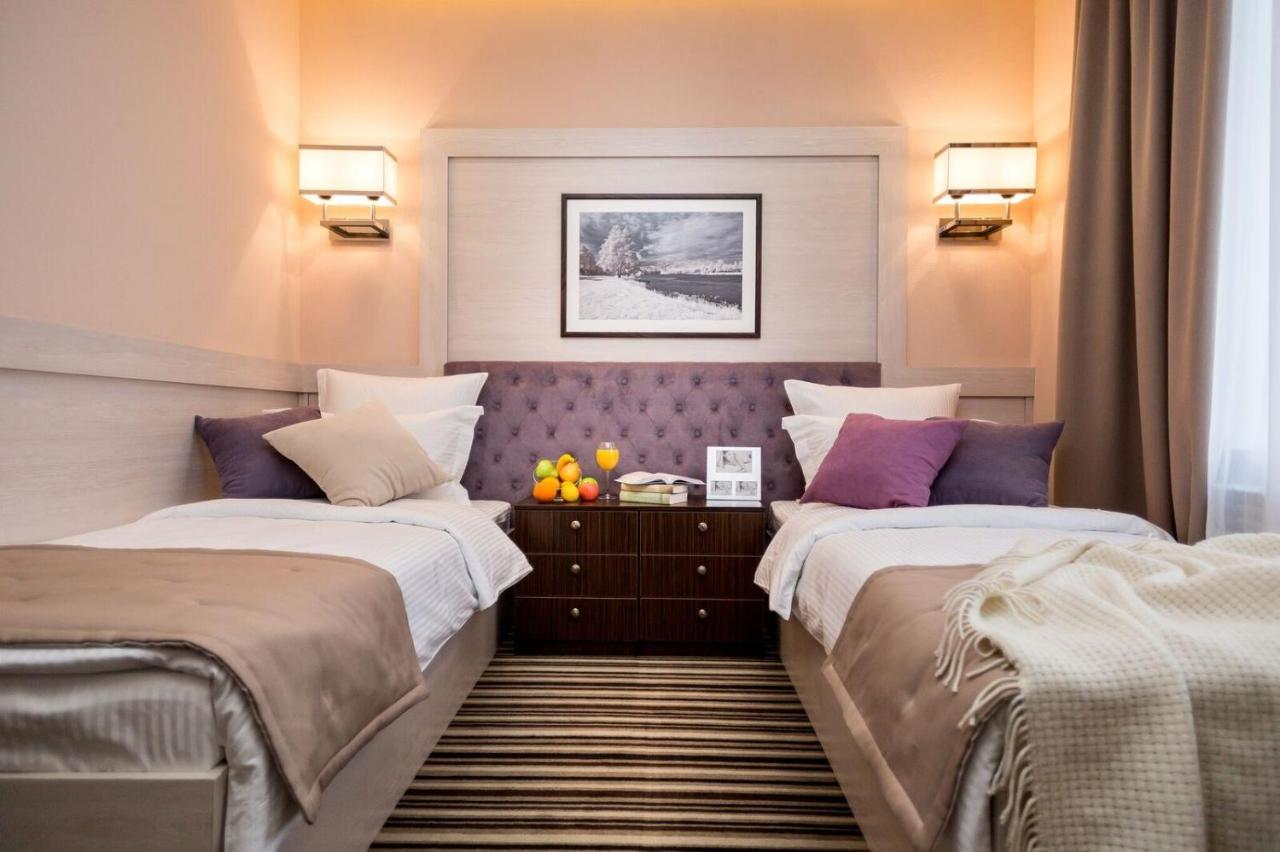 Park Hotel Warshawskiy Sarny  ภายนอก รูปภาพ