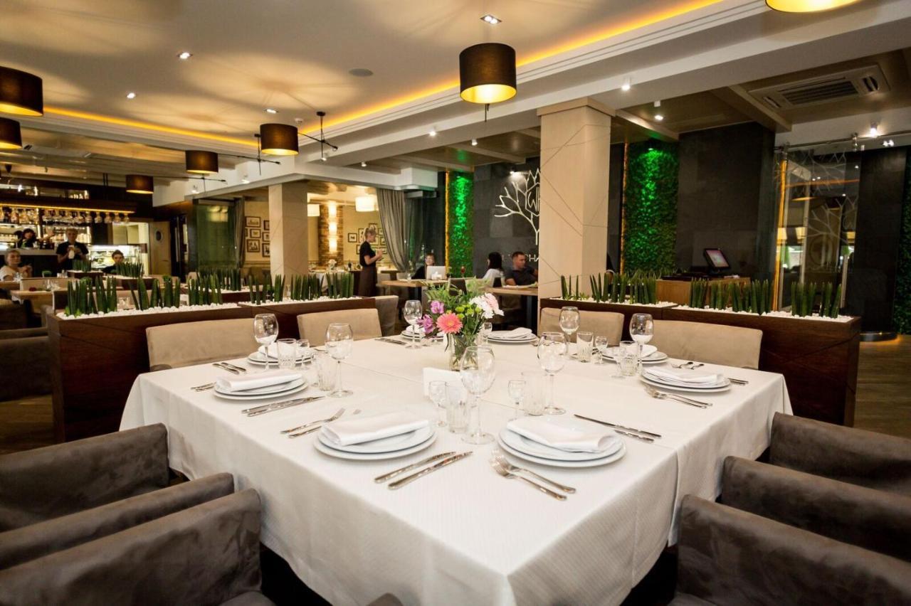 Park Hotel Warshawskiy Sarny  ภายนอก รูปภาพ